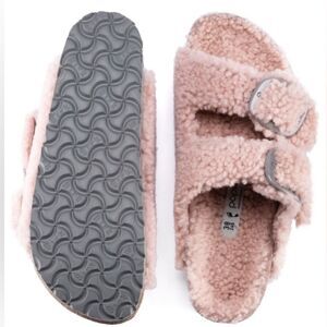 Birkenstock Papillio Big Buckle
Shearling Sandals
Brand New Size 40